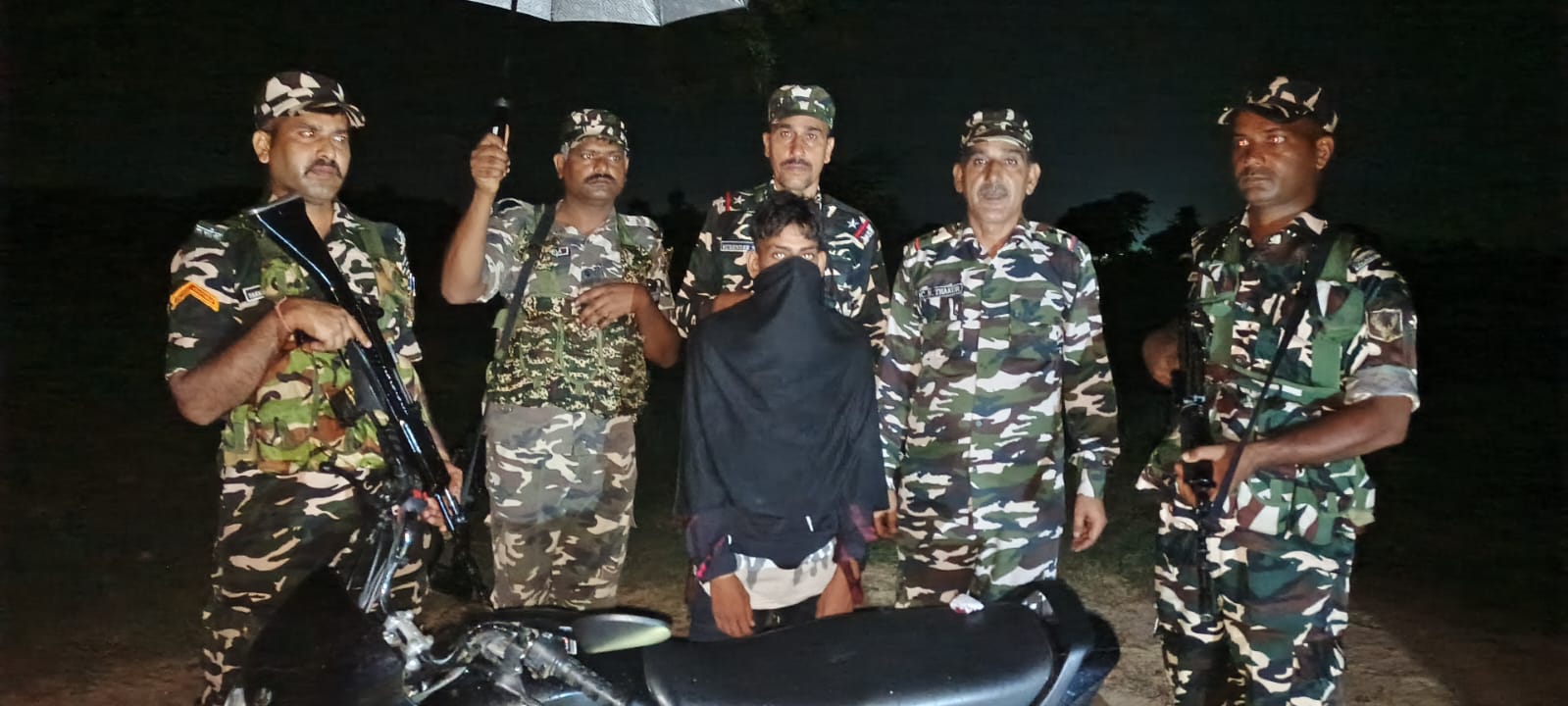 क्षेत्राधिकारी मयंक द्विवेदी के कड़े निर्देशों पर फेरा पानी, ढेबरुआ थाना क्षेत्र की बढ़नी चौकी पुलिस सुस्त, एसएसबी की 'हैट्रिक' से जागे सवाल